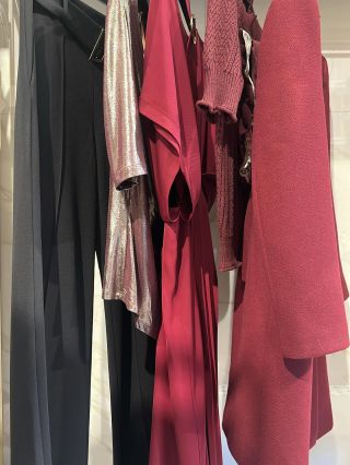 Bordó barva je ideální Barboru pro podzimní a zimní obdobím.👉kvalitní kožené jabelky a iblečení z Itálie dostupní na...